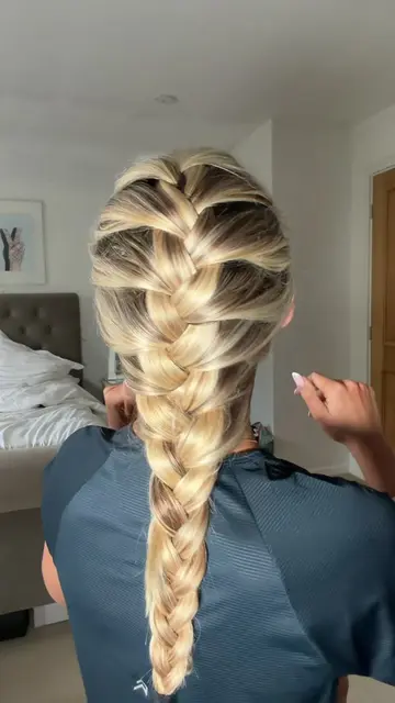 Replying to @lyds a French plait a day keeps the slick back away🤏🏻 who knew th