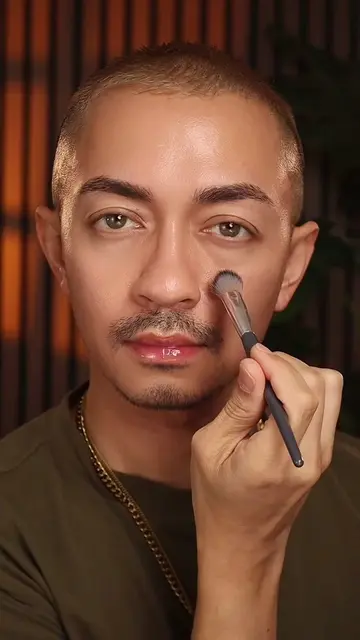 Stop spreading your concealer everywhere! 🛑 The secret to seamless coverage isn