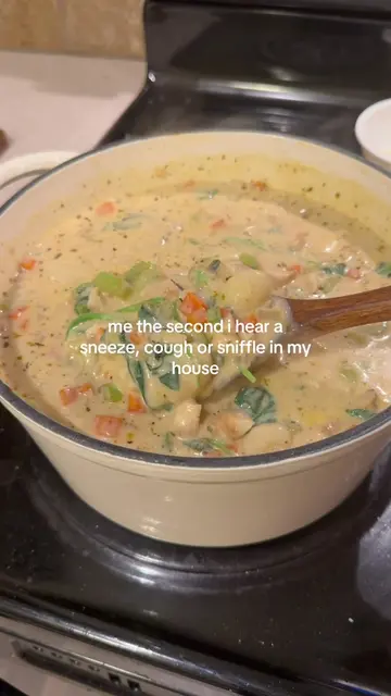 chicken gnocchi soup is so easy to make! 😋 heres what i used: 2 chicken breast 