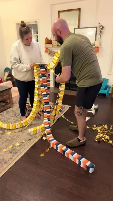 We interrupt our IVF journey for a little paper chain tutorial-ish..  🧡💙 #pape