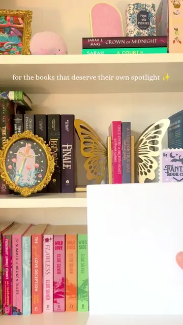 For the books that deserve their own spotlight ✨ Our floating book displays are 