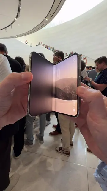 First look at the brand new iPhone Duo 🤩🤯 #iphoneduo #appleevent #apple #iphon