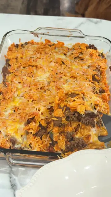 🌮 Easy Dorito Casserole If you need an easy weeknight dinner the whole family w