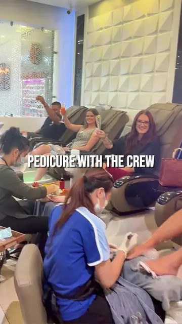😂 When the group chat finally makes it out of the group chat 💅✨ #LacquaNailsAn