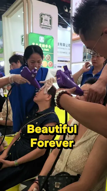 ✨ Want to discover the beauty gadgets behind a youthful-looking appearance? ✨ Th