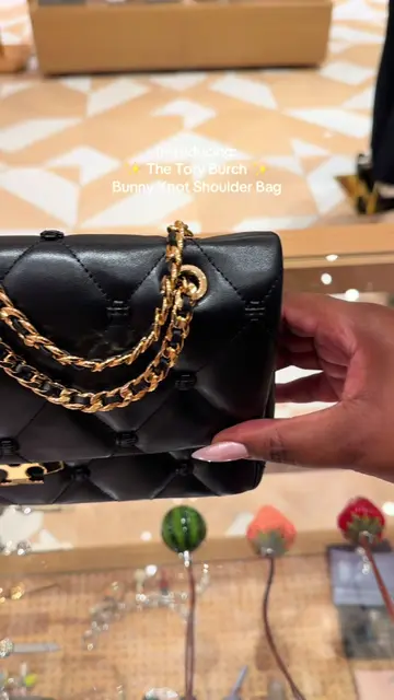 A new Tory Burch icon has entered the chat 🖤 Meet the Bunny Knot in Black. The 