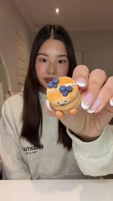 Replying to @𝕪𝕒𝕤𝕞𝕚𝕟𝕜𝕒 my FAV one yet 🥞🫐 @Jellycat #clayart #polymercla