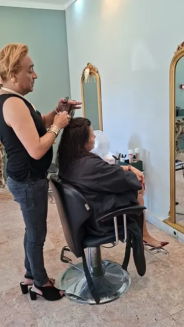 It was a day to welcome the lovely Teresa. It was a day to darken her hair to a 