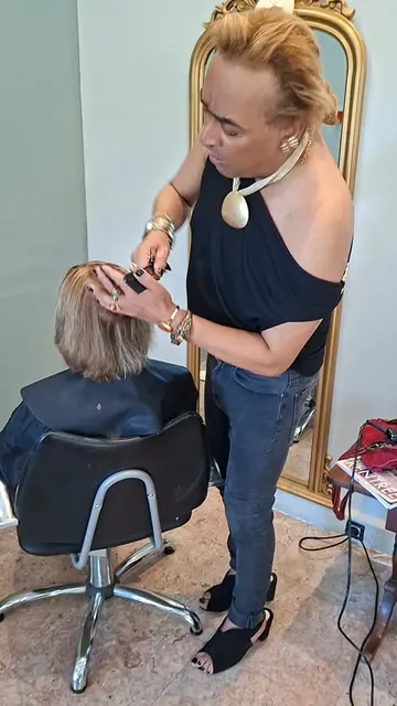 Welcoming a lovely 30-year-old client. I’ll keep her name and face private. Moth