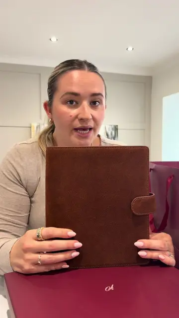 my HONEST reaction to unboxing the AGENDE planner @Isobel Lorna - I really want 