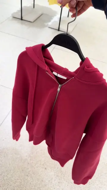 Zara new in tracksuits 😍😍😍 @ZARA @Lakeside Shopping Centre #zaranew #zaranewa