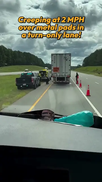 Mobile DOT Scales in the TURN LANE?! Portable Weight Check Trap! ⚖️🚓