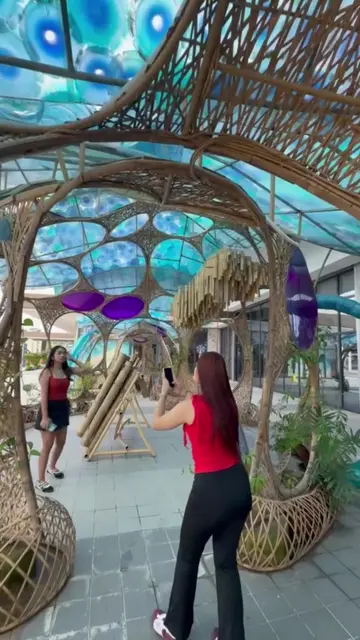 There’s more to Elyu than the waves. 🌊✨ From local flavors and creative install