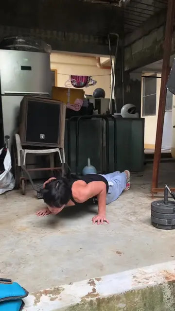 Quantity over quality #pushups #calisthenics #content #Fitness #fyp 