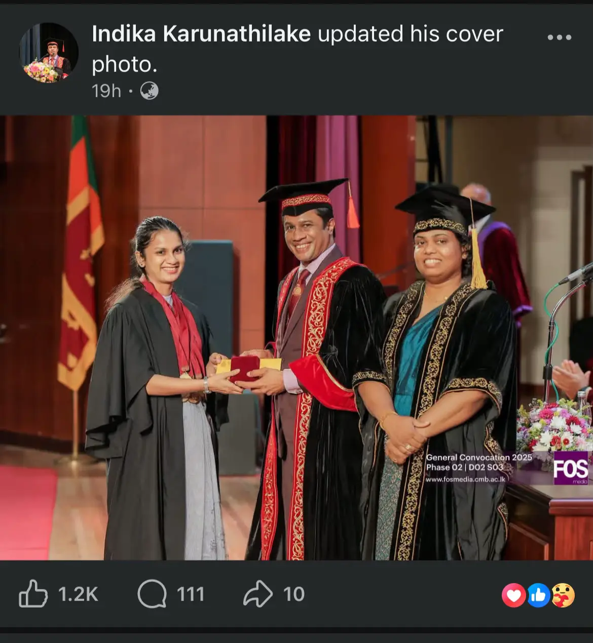 විශ්වවිද්‍යාලයක ඉහළම පුටුවේ ඉඳලත්, තමන්ගේ profile එකේ cover photo එකට තමන්ගේ pho