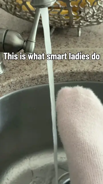 Let’s clear this shi .. #lifehacks #cleaningtips #girlstips #housewife #fyp