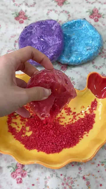 Come cut these crispy crackers with me! ✂️🥨 #waxcracking #asmr #satisfying #cru