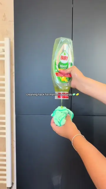 Cleaning hack for matte cupboard 🧼 🧽 🧚  Thank me later! 🤎🩷 Use a damp micro