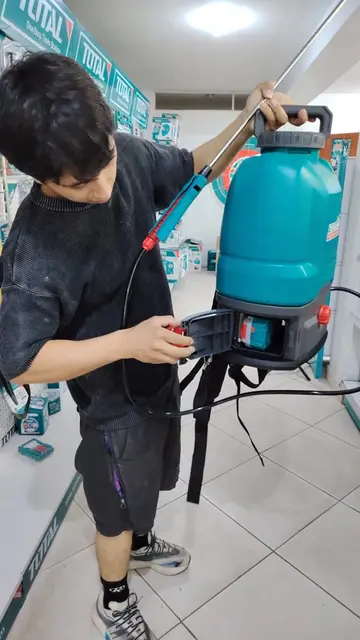 ¿Todavía fumigas con bomba manual y terminas con el brazo reventado? 😅 Con esta