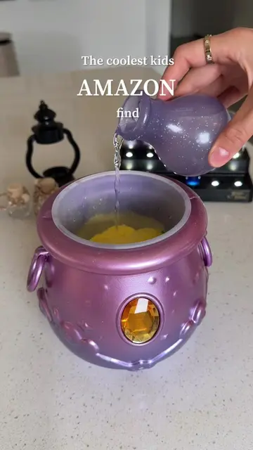 Obsessed with this magical potion kit! 🪄✨ The lights, sounds, mist & all the li