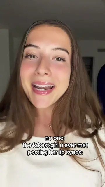 why is always that kind of smile 😭 #fakegirls #lipsyncs #relatable 