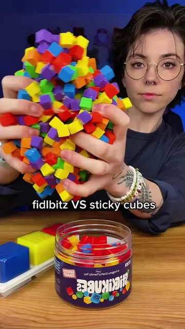 which is better? i can’t decide 🫤#asmr #satisfying #asmrsounds #fidgets #mustha