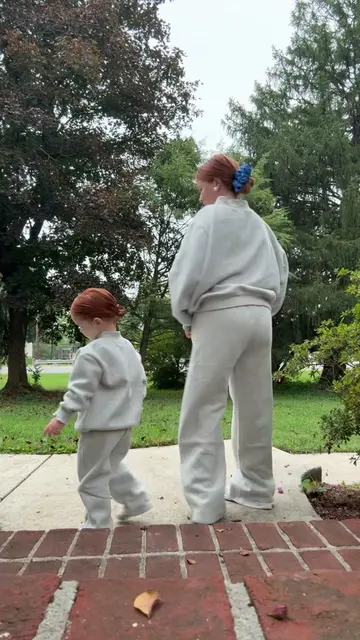 What’s better than a cozy Saturday morning spent in a matching @Parke sweatset? 