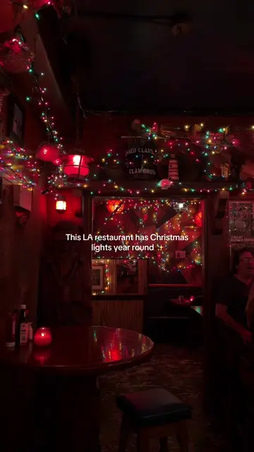 📍The Galley in Santa Monica. My neighborhood bar that I go to once a week, spec