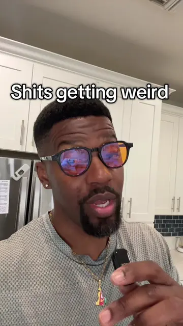 😅 credit: @chrisketola #shitsgettingweirdpart♾️ 