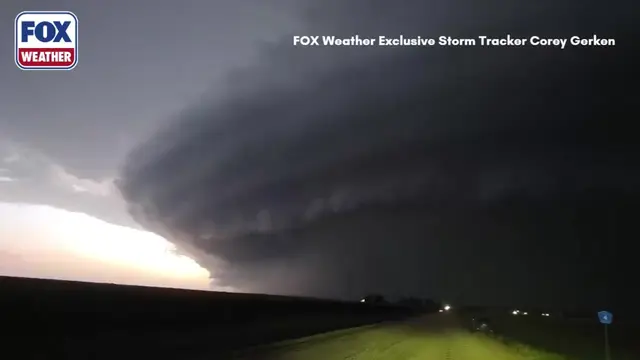 OTHERWORLDLY SCENE 🌪️: Severe storms created an epic scene as a massive storm t