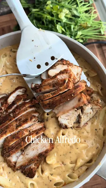 Easy Chicken Alfredo in 30 minutes.  Full recipe on my website: Golden Grace Kit