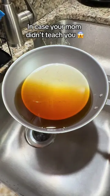 Stop pouring oil down the drain 😱do this instead!#LifeHack #momtok #KitchenHack