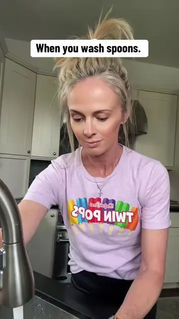 🥄 😳🤨 #spoon #kickinwithkelly 