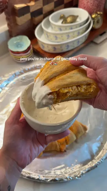 Buffalo chicken dip ring!!! This one was 🔥🔥🔥  and perfect for your next game 
