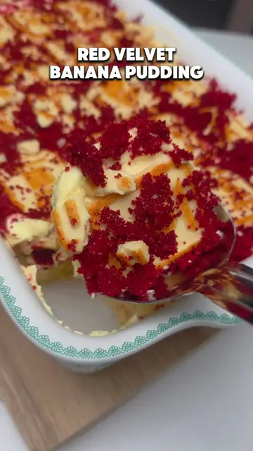 Red velvet banana pudding?! 😮‍💨❤️ Baby, just know one pan might not be enough.