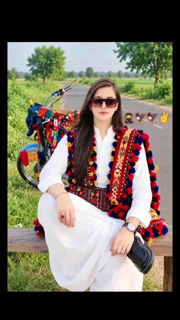 ethnic vest on motorcycle 1. سنگل مرد موٹرسائیکل پورٹریٹ ایڈیٹنگ | Single man mo