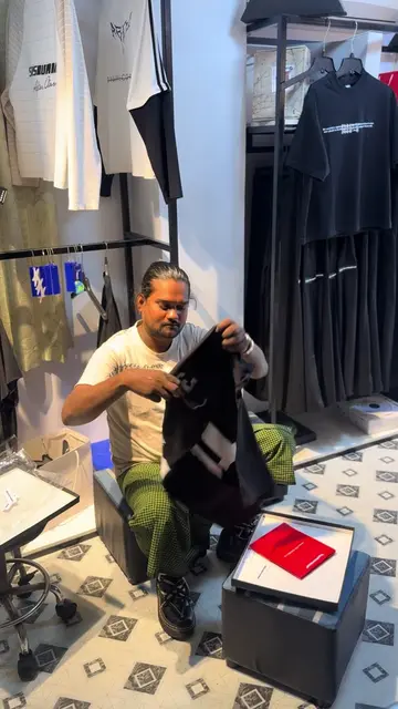 အနဲ unboxing Achive 01 Tee #theversion #clothingstore 
