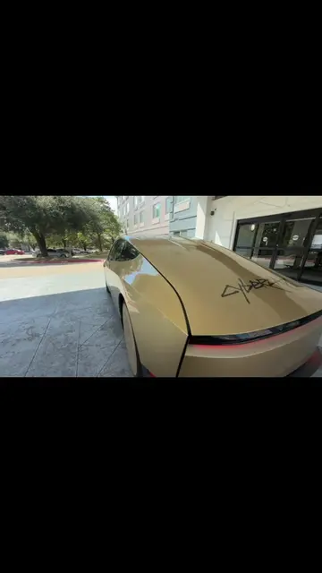 Tesla Cybercab is such a vibe at night or the early morning. No steering wheel n