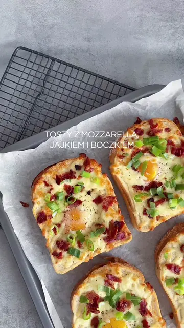 Chrupiące tosty z jajkiem, serem i boczkiem 🍳🧀🥓 Prosty, pyszny i szybki pomys