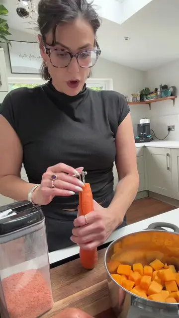 Help! Am I using this properly? #kitchengadget #CookingHacks 