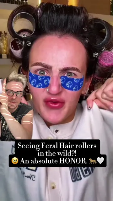 There is truly nothing better than seeing @Feral Hair Feral out in the wild. 🥹�