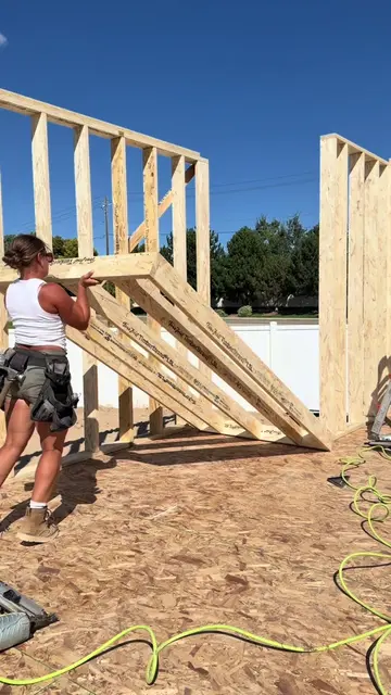 Day 13 - More walls up, new pair of @BRUNT Workwear boots to wear, MOH proposal 