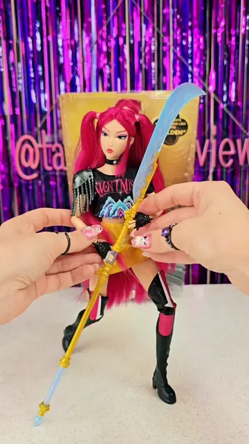 😱Unboxing K-POP Demon Hunters Mira, both versions, inspired by the popular look