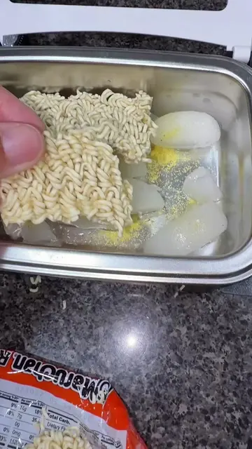 Ice with the Ramen!!!!????😅😅 #lunchpacking #ramen #lunchideas #kidslunch #lunc