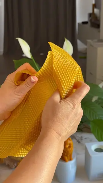 🕯️✨ Discover the creative possibilities of our colored beeswax sheets for candl