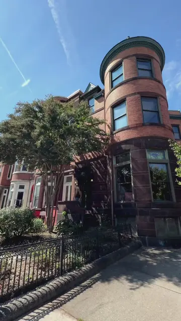 2746 Saint Paul St, Baltimore, MD 21218 - 6 Bed 2 Full Bath 2 Half Bath - 4110 s