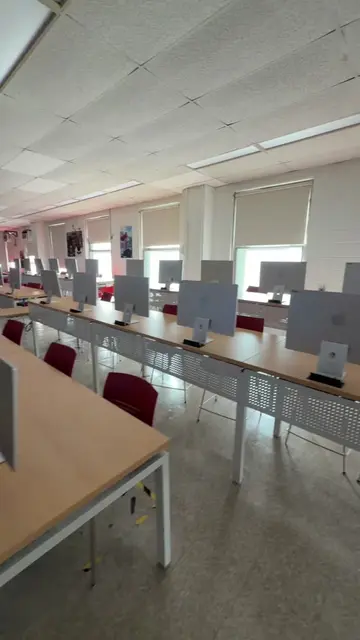 My school has Apple iMac computers  #highschool #imac 