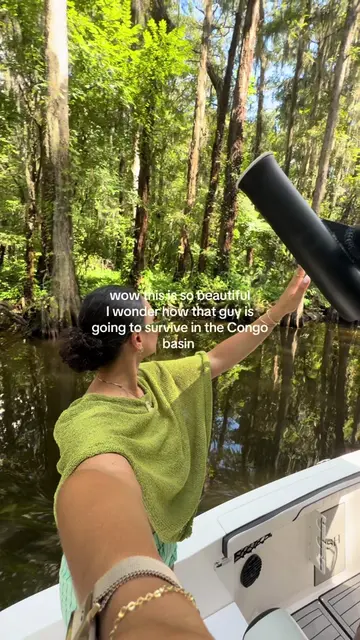 I can’t event survive a night in a florida lake on a boat 😭😭😭 #ashdykes #cong