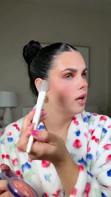 Yeah terrifying actually #grwm #makeupchallenge #beauty #makeuptok #makeupfail 