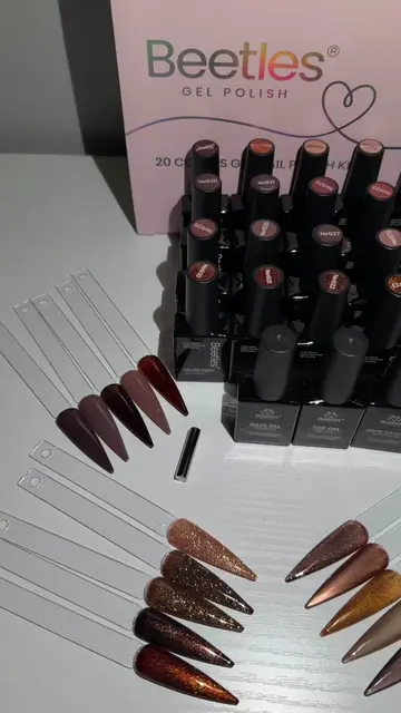 The “Chestnut Mousse” gel polish kit is literally FALL in a box 🍂🤎✨ 20 gorgeou